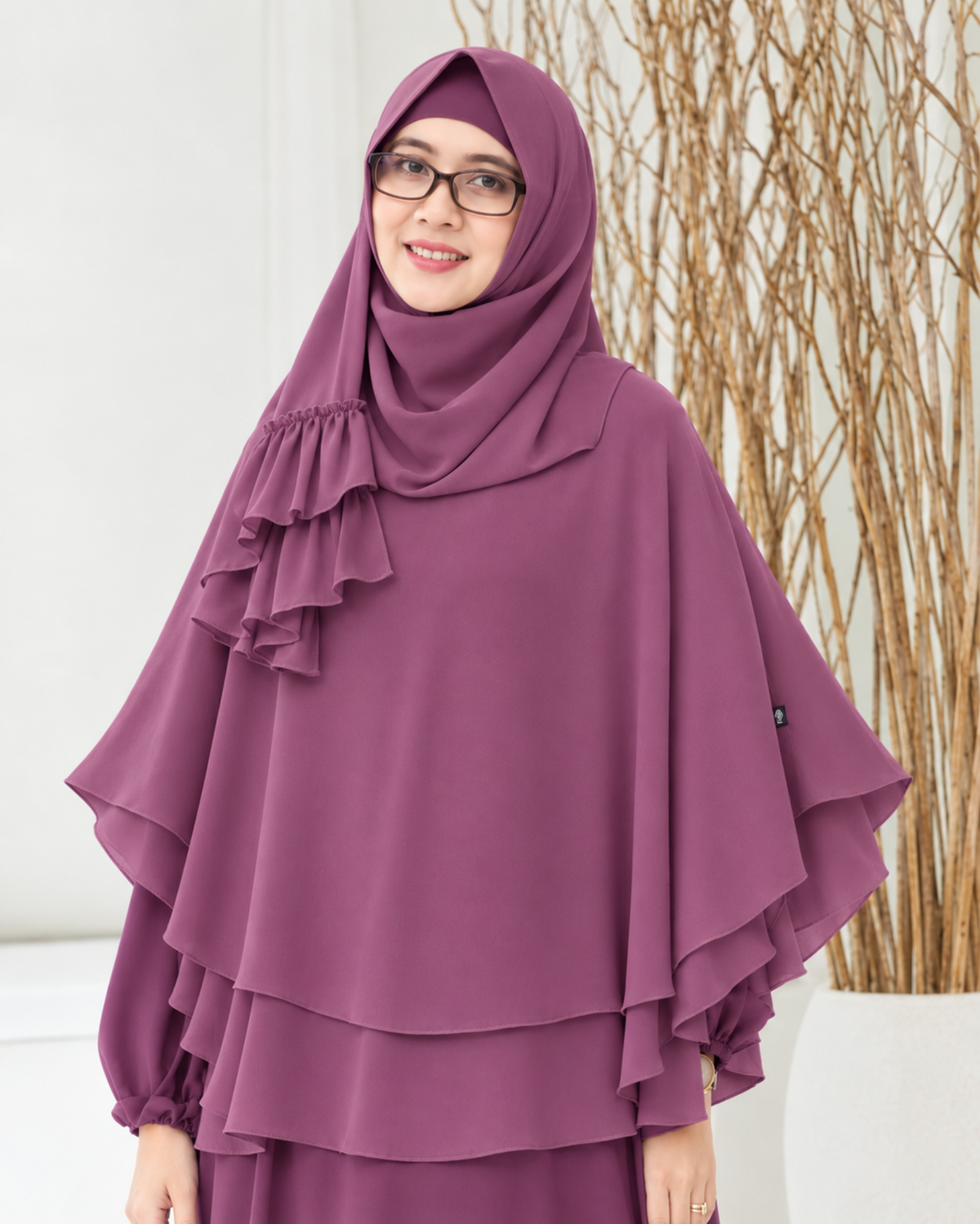 Khimar Dames ā MP03 zonder Kapje van Munira, productfoto 4. De afgebeelde abaya is niet inbegrepen.