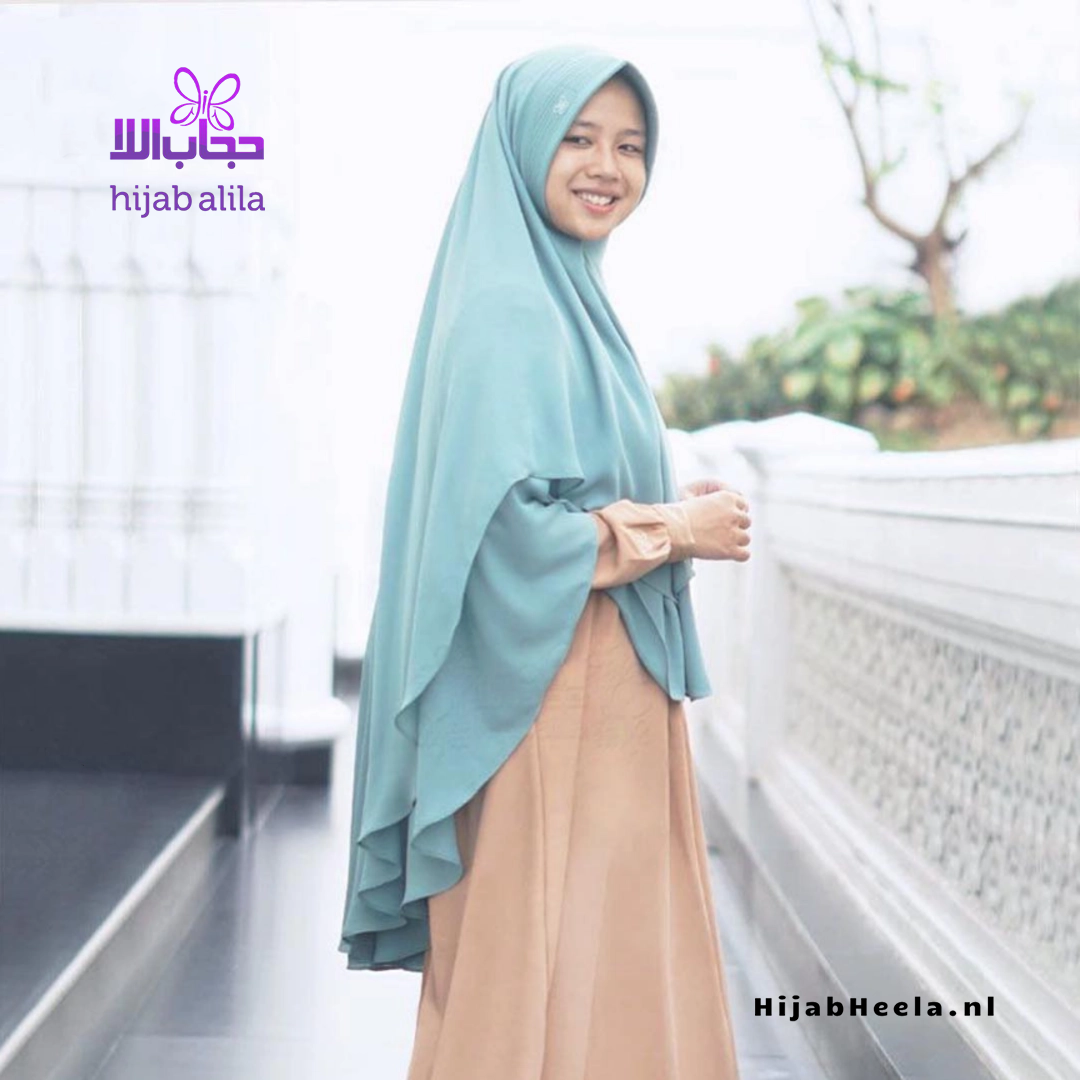 Khimar Dames ā Fitri zacht kapje van Hijab Alila, productfoto 1. De afgebeelde abaya is niet inbegrepen.