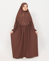Khimar Sherly gedragen met apart verkrijgbare Abaya Sherly in brown