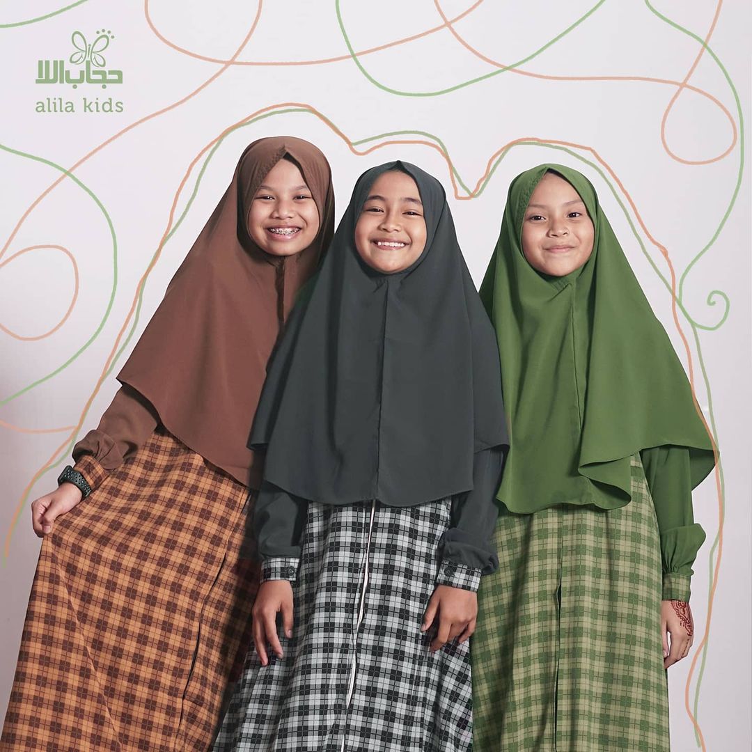 Khimar Girl | Yaumi Wolpeach