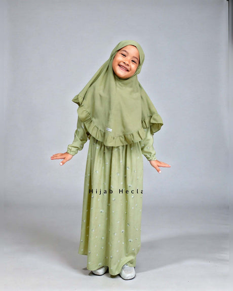 Abaya Semi voor meisjes – Green op model – Hijab Heela