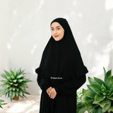 Khimar Dames – Komotini van Hijab Heela, productfoto 11. De afgebeelde abaya is niet inbegrepen.