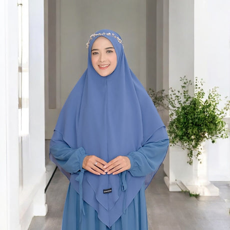 Khimar Dames – Rainey van Hijab Heela, productfoto 4. De afgebeelde abaya is niet inbegrepen.