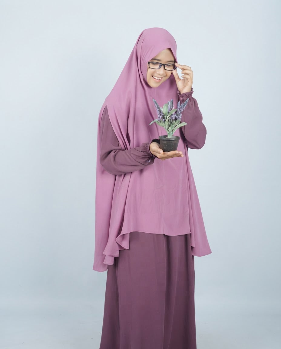 Khimar Dames – Siera van Hijab Alila, productfoto 1. De afgebeelde abaya is niet inbegrepen.