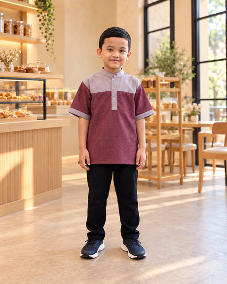 Koko Royal Kids maroon – jongen staand