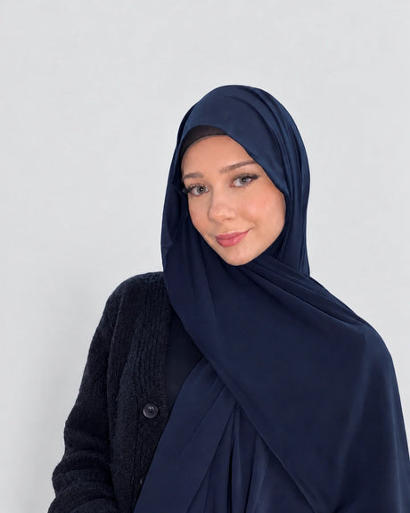 Pasmina Jersey Alika - navy model depan
