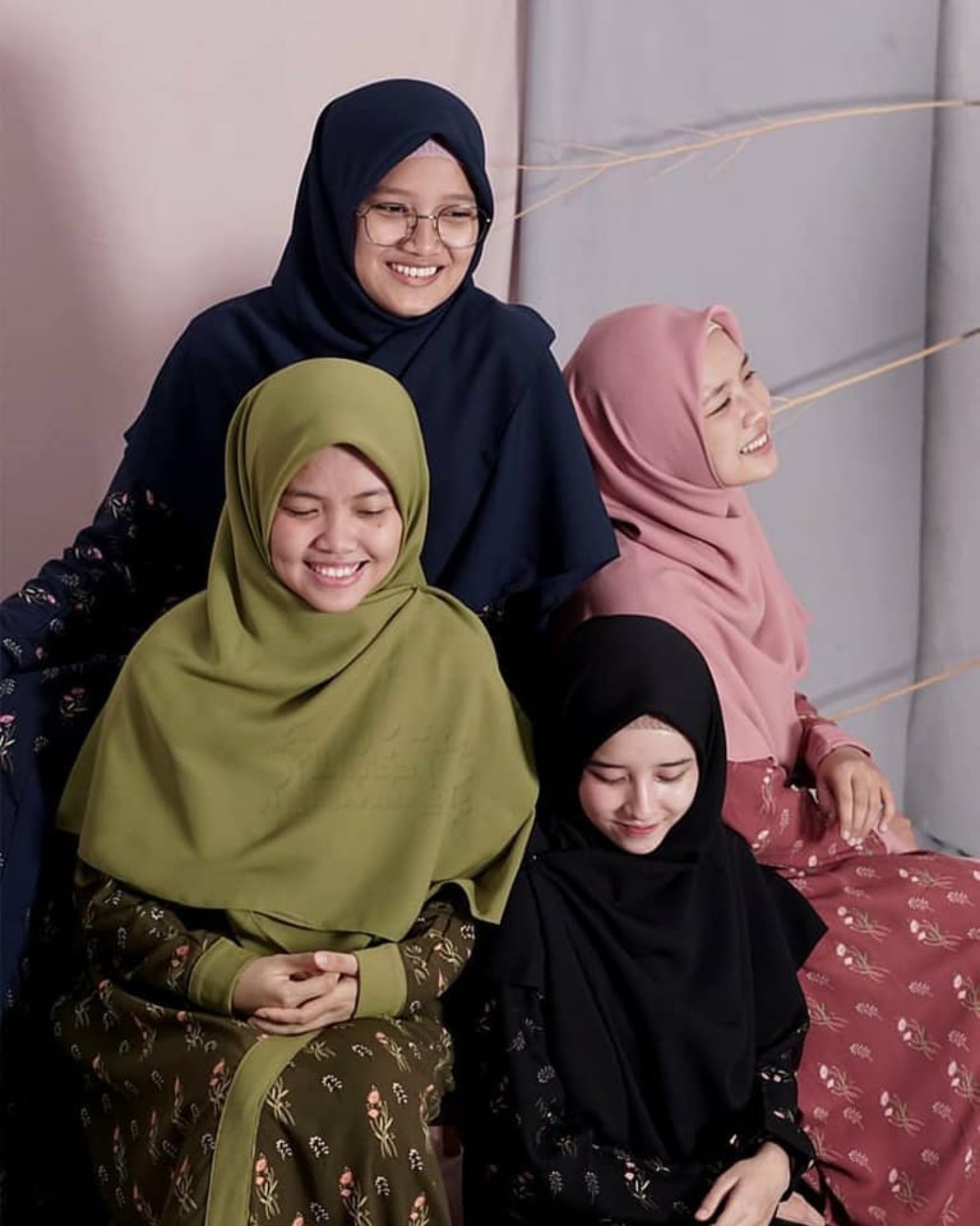 Lamis Hijab TU-5 Suède tulband voor gesluierde moslimvrouwen Lamis Hijab TU-5 Suède tulband voor gesluierde moslimvrouwen